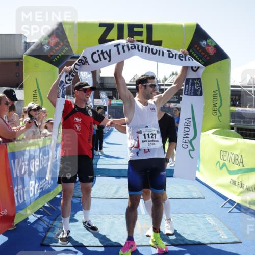 09.08.2026 - GEWOBA Citytriathlon Bremen Yannick Fuchs http://msf.ph/oto/9940390 09.08.2026 13:39:36 Ziel 1127 meine-sportfotos.de