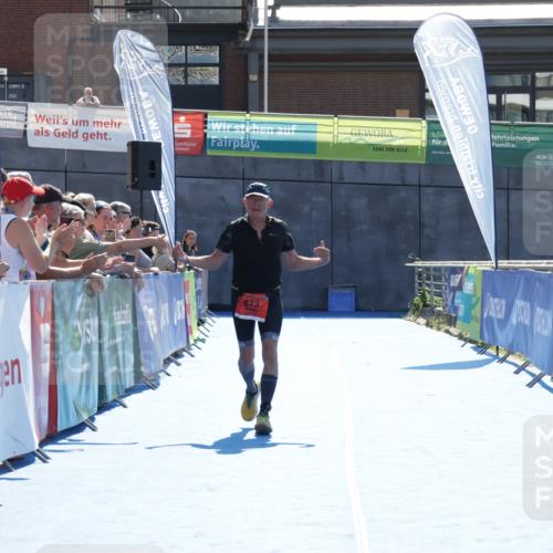 09.08.2026 - GEWOBA Citytriathlon Bremen Yannick Fuchs http://msf.ph/oto/9940439 09.08.2026 15:39:10 Ziel 230, 873 meine-sportfotos.de