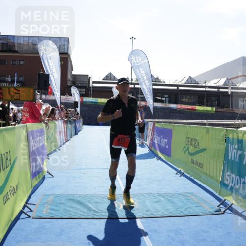 09.08.2026 - GEWOBA Citytriathlon Bremen Yannick Fuchs http://msf.ph/oto/9940448 09.08.2026 15:39:14 Ziel 873 meine-sportfotos.de