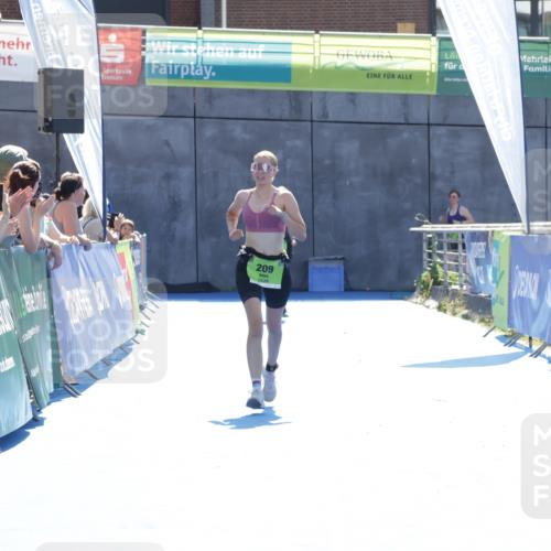 09.08.2026 - GEWOBA Citytriathlon Bremen Yannick Fuchs http://msf.ph/oto/9940459 09.08.2026 15:39:26 Ziel 209 meine-sportfotos.de