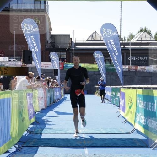 09.08.2026 - GEWOBA Citytriathlon Bremen Yannick Fuchs http://msf.ph/oto/9940484 09.08.2026 13:40:59 Ziel 803 meine-sportfotos.de