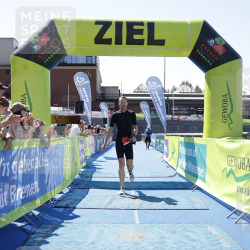 09.08.2026 - GEWOBA Citytriathlon Bremen Yannick Fuchs http://msf.ph/oto/9940490 09.08.2026 13:41:00 Ziel 803 meine-sportfotos.de