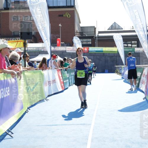 09.08.2026 - GEWOBA Citytriathlon Bremen Yannick Fuchs http://msf.ph/oto/9940501 09.08.2026 15:39:43 Ziel 318 meine-sportfotos.de