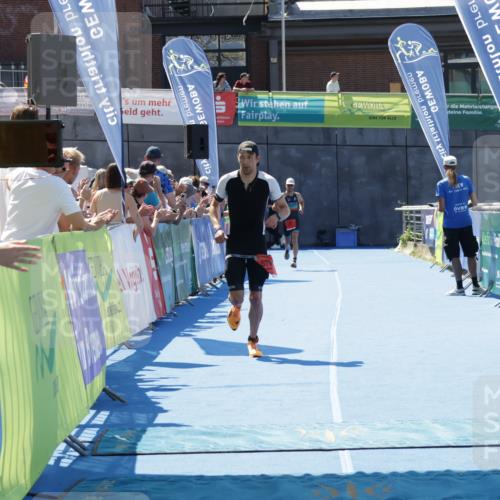 09.08.2026 - GEWOBA Citytriathlon Bremen Yannick Fuchs http://msf.ph/oto/9940519 09.08.2026 13:41:32 Ziel 579 meine-sportfotos.de