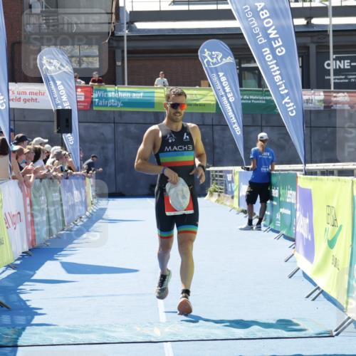09.08.2026 - GEWOBA Citytriathlon Bremen Yannick Fuchs http://msf.ph/oto/9940542 09.08.2026 13:41:39 Ziel 737 meine-sportfotos.de