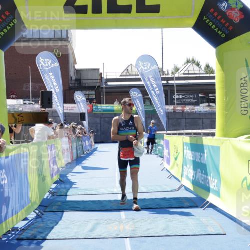 09.08.2026 - GEWOBA Citytriathlon Bremen Yannick Fuchs http://msf.ph/oto/9940547 09.08.2026 13:41:41 Ziel 737 meine-sportfotos.de