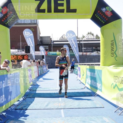 09.08.2026 - GEWOBA Citytriathlon Bremen Yannick Fuchs http://msf.ph/oto/9940549 09.08.2026 13:41:41 Ziel 737 meine-sportfotos.de
