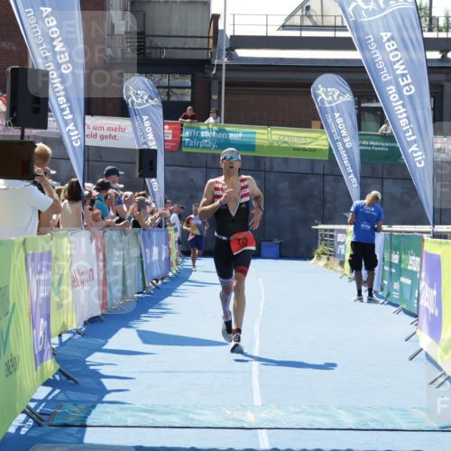 09.08.2026 - GEWOBA Citytriathlon Bremen Yannick Fuchs http://msf.ph/oto/9940563 09.08.2026 13:42:34 Ziel 776 meine-sportfotos.de