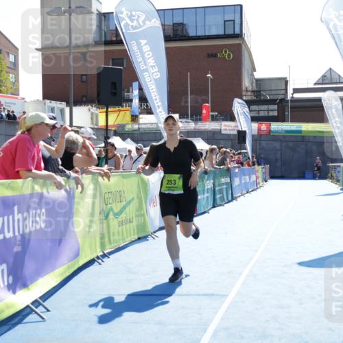 09.08.2026 - GEWOBA Citytriathlon Bremen Yannick Fuchs http://msf.ph/oto/9940569 09.08.2026 15:40:04 Ziel 253 meine-sportfotos.de