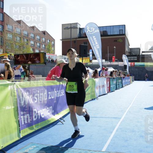 09.08.2026 - GEWOBA Citytriathlon Bremen Yannick Fuchs http://msf.ph/oto/9940577 09.08.2026 15:40:05 Ziel 253 meine-sportfotos.de