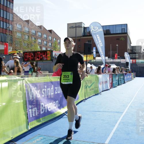 09.08.2026 - GEWOBA Citytriathlon Bremen Yannick Fuchs http://msf.ph/oto/9940579 09.08.2026 15:40:05 Ziel 253 meine-sportfotos.de