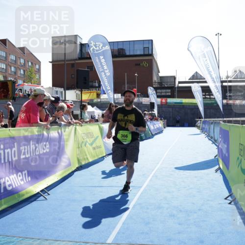 09.08.2026 - GEWOBA Citytriathlon Bremen Yannick Fuchs http://msf.ph/oto/9940620 09.08.2026 15:40:50 Ziel 198, 366 meine-sportfotos.de