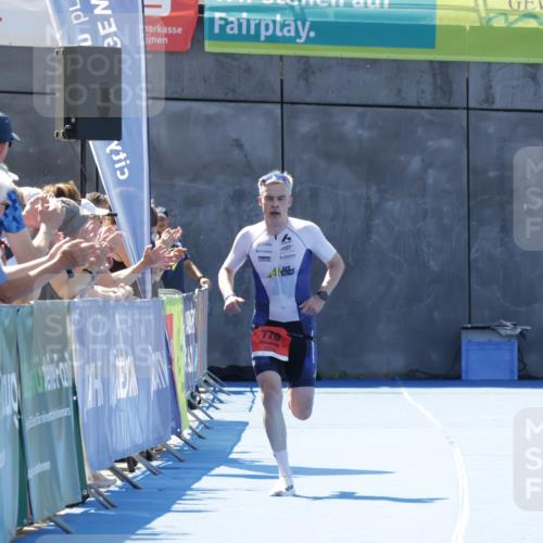 09.08.2026 - GEWOBA Citytriathlon Bremen Yannick Fuchs http://msf.ph/oto/9940681 09.08.2026 13:43:50 Ziel 770 meine-sportfotos.de