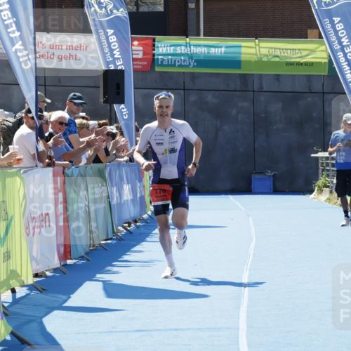 09.08.2026 - GEWOBA Citytriathlon Bremen Yannick Fuchs http://msf.ph/oto/9940683 09.08.2026 13:43:52 Ziel 770 meine-sportfotos.de