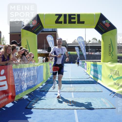 09.08.2026 - GEWOBA Citytriathlon Bremen Yannick Fuchs http://msf.ph/oto/9940697 09.08.2026 13:43:55 Ziel 770 meine-sportfotos.de