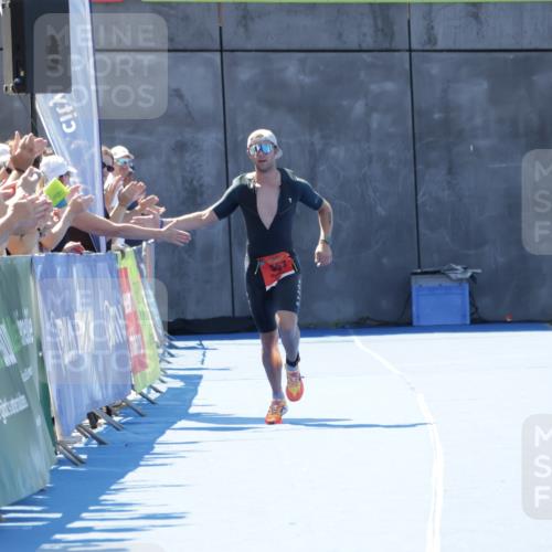09.08.2026 - GEWOBA Citytriathlon Bremen Yannick Fuchs http://msf.ph/oto/9940707 09.08.2026 13:44:30 Ziel  meine-sportfotos.de