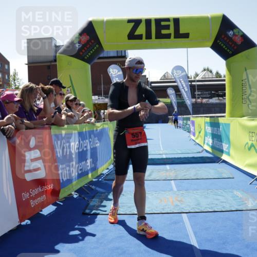 09.08.2026 - GEWOBA Citytriathlon Bremen Yannick Fuchs http://msf.ph/oto/9940753 09.08.2026 13:44:41 Ziel 557 meine-sportfotos.de
