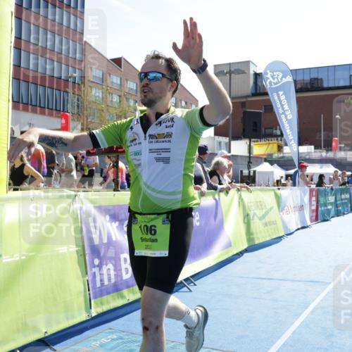 09.08.2026 - GEWOBA Citytriathlon Bremen Yannick Fuchs http://msf.ph/oto/9940768 09.08.2026 15:41:44 Ziel 106, 446 meine-sportfotos.de