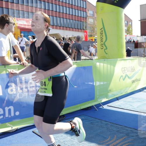 09.08.2026 - GEWOBA Citytriathlon Bremen Yannick Fuchs http://msf.ph/oto/9940801 09.08.2026 15:42:03 Ziel 484 meine-sportfotos.de