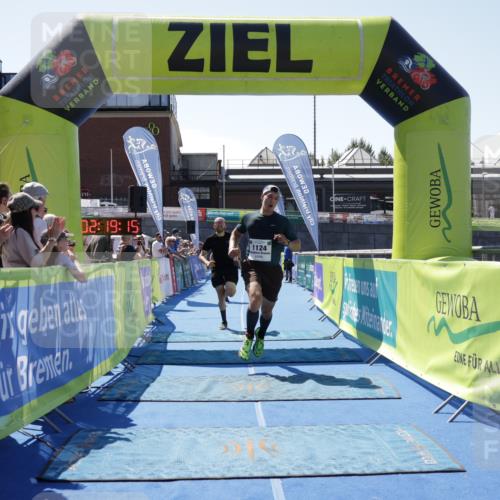 09.08.2026 - GEWOBA Citytriathlon Bremen Yannick Fuchs http://msf.ph/oto/9940806 09.08.2026 13:45:38 Ziel 1124 meine-sportfotos.de