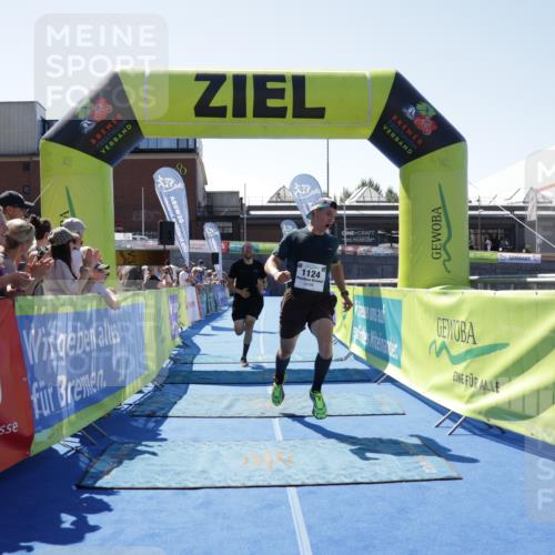 09.08.2026 - GEWOBA Citytriathlon Bremen Yannick Fuchs http://msf.ph/oto/9940811 09.08.2026 13:45:38 Ziel 1124 meine-sportfotos.de