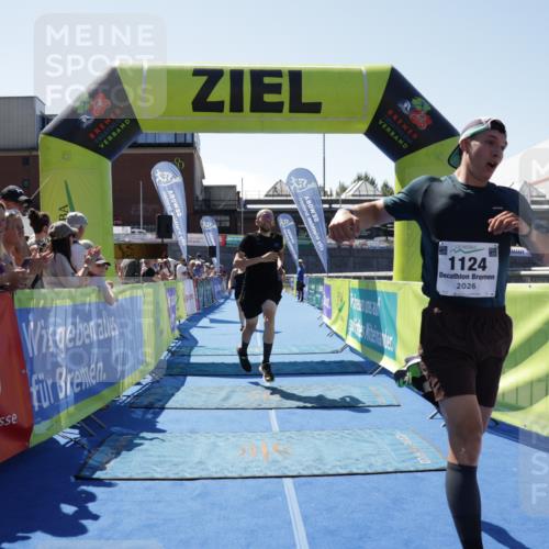 09.08.2026 - GEWOBA Citytriathlon Bremen Yannick Fuchs http://msf.ph/oto/9940818 09.08.2026 13:45:38 Ziel 1124 meine-sportfotos.de