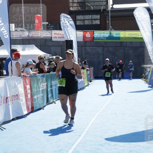 09.08.2026 - GEWOBA Citytriathlon Bremen Yannick Fuchs http://msf.ph/oto/9940821 09.08.2026 15:42:48 Ziel 223 meine-sportfotos.de