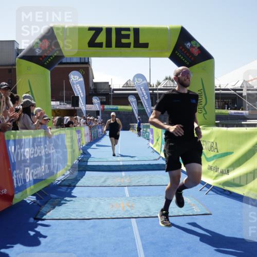 09.08.2026 - GEWOBA Citytriathlon Bremen Yannick Fuchs http://msf.ph/oto/9940822 09.08.2026 13:45:39 Ziel 1124 meine-sportfotos.de