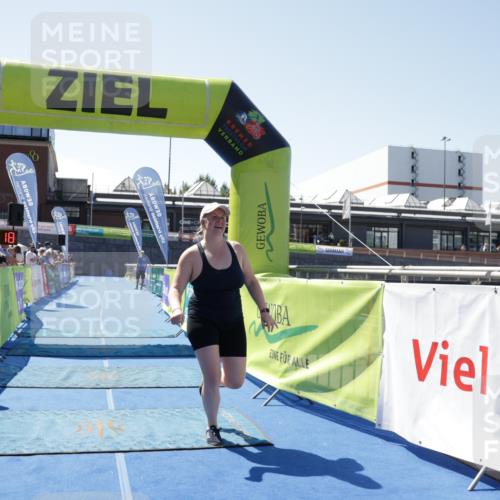 09.08.2026 - GEWOBA Citytriathlon Bremen Yannick Fuchs http://msf.ph/oto/9940832 09.08.2026 13:45:41 Ziel 1124 meine-sportfotos.de