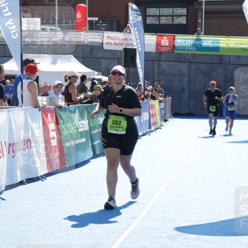 09.08.2026 - GEWOBA Citytriathlon Bremen Yannick Fuchs http://msf.ph/oto/9940836 09.08.2026 15:42:54 Ziel 223, 282 meine-sportfotos.de