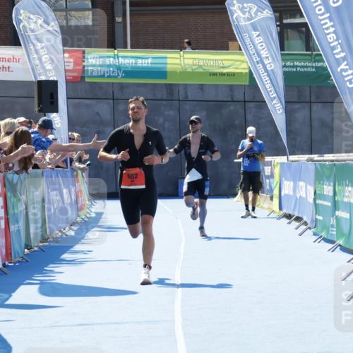 09.08.2026 - GEWOBA Citytriathlon Bremen Yannick Fuchs http://msf.ph/oto/9940861 09.08.2026 13:46:55 Ziel 595, 682 meine-sportfotos.de