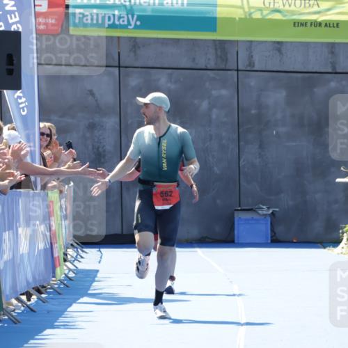 09.08.2026 - GEWOBA Citytriathlon Bremen Yannick Fuchs http://msf.ph/oto/9940885 09.08.2026 13:48:03 Ziel 562, 789 meine-sportfotos.de