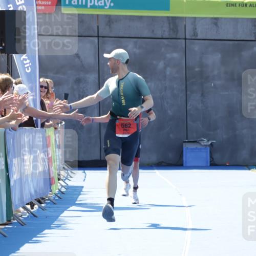 09.08.2026 - GEWOBA Citytriathlon Bremen Yannick Fuchs http://msf.ph/oto/9940887 09.08.2026 13:48:04 Ziel 562, 789 meine-sportfotos.de