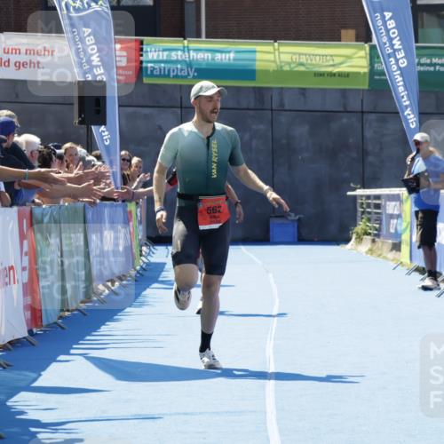 09.08.2026 - GEWOBA Citytriathlon Bremen Yannick Fuchs http://msf.ph/oto/9940895 09.08.2026 13:48:06 Ziel 562, 789 meine-sportfotos.de