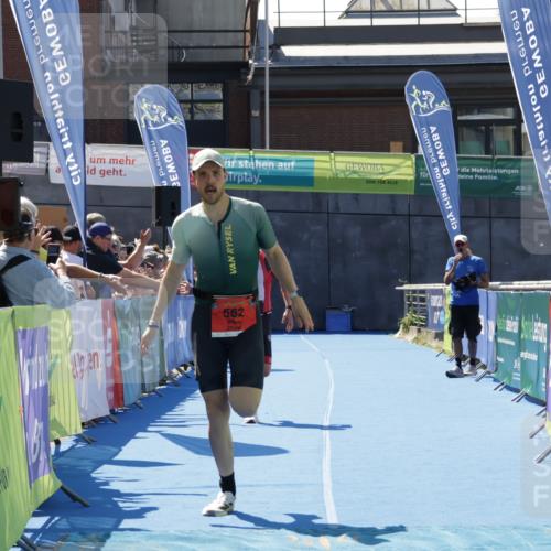 09.08.2026 - GEWOBA Citytriathlon Bremen Yannick Fuchs http://msf.ph/oto/9940897 09.08.2026 13:48:07 Ziel 562, 789 meine-sportfotos.de