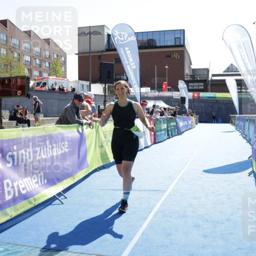 09.08.2026 - GEWOBA Citytriathlon Bremen Yannick Fuchs http://msf.ph/oto/9940902 09.08.2026 15:43:37 Ziel 332 meine-sportfotos.de