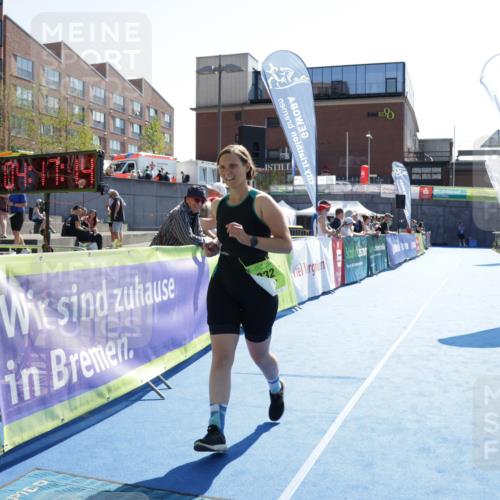 09.08.2026 - GEWOBA Citytriathlon Bremen Yannick Fuchs http://msf.ph/oto/9940906 09.08.2026 15:43:38 Ziel 332 meine-sportfotos.de