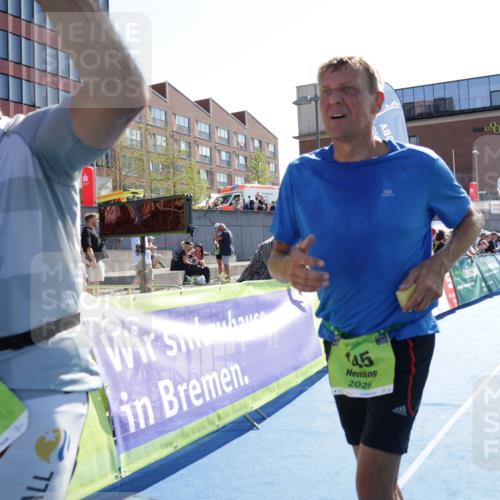 09.08.2026 - GEWOBA Citytriathlon Bremen Yannick Fuchs http://msf.ph/oto/9940975 09.08.2026 15:44:07 Ziel 255, 445, 469, 512 meine-sportfotos.de