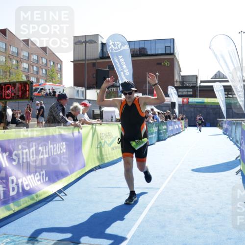 09.08.2026 - GEWOBA Citytriathlon Bremen Yannick Fuchs http://msf.ph/oto/9941011 09.08.2026 15:44:34 Ziel 465 meine-sportfotos.de