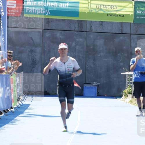 09.08.2026 - GEWOBA Citytriathlon Bremen Yannick Fuchs http://msf.ph/oto/9941016 09.08.2026 13:50:24 Ziel 560 meine-sportfotos.de