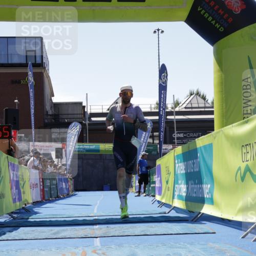 09.08.2026 - GEWOBA Citytriathlon Bremen Yannick Fuchs http://msf.ph/oto/9941083 09.08.2026 13:51:18 Ziel 767 meine-sportfotos.de