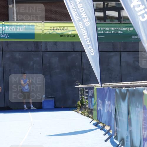 09.08.2026 - GEWOBA Citytriathlon Bremen Yannick Fuchs http://msf.ph/oto/9941094 09.08.2026 15:45:43 Ziel  meine-sportfotos.de