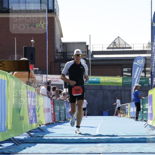 09.08.2026 - GEWOBA Citytriathlon Bremen Yannick Fuchs http://msf.ph/oto/9941100 09.08.2026 13:51:42 Ziel 825 meine-sportfotos.de