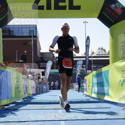 09.08.2026 - GEWOBA Citytriathlon Bremen Yannick Fuchs http://msf.ph/oto/9941105 09.08.2026 13:51:44 Ziel 825 meine-sportfotos.de