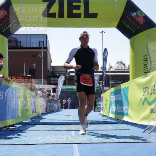 09.08.2026 - GEWOBA Citytriathlon Bremen Yannick Fuchs http://msf.ph/oto/9941107 09.08.2026 13:51:44 Ziel 825 meine-sportfotos.de