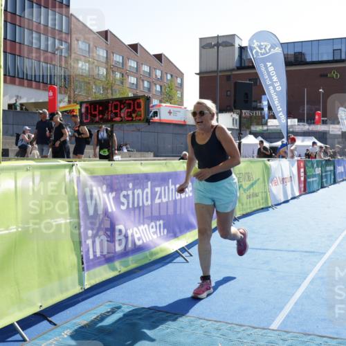 09.08.2026 - GEWOBA Citytriathlon Bremen Yannick Fuchs http://msf.ph/oto/9941121 09.08.2026 15:45:52 Ziel 518 meine-sportfotos.de