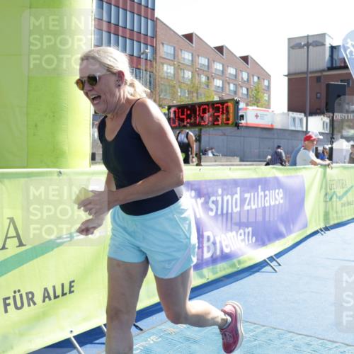 09.08.2026 - GEWOBA Citytriathlon Bremen Yannick Fuchs http://msf.ph/oto/9941131 09.08.2026 15:45:53 Ziel 518 meine-sportfotos.de