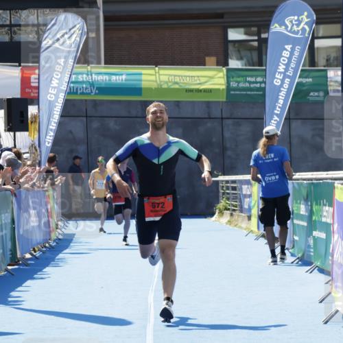 09.08.2026 - GEWOBA Citytriathlon Bremen Yannick Fuchs http://msf.ph/oto/9941132 09.08.2026 13:51:59 Ziel 572, 675 meine-sportfotos.de
