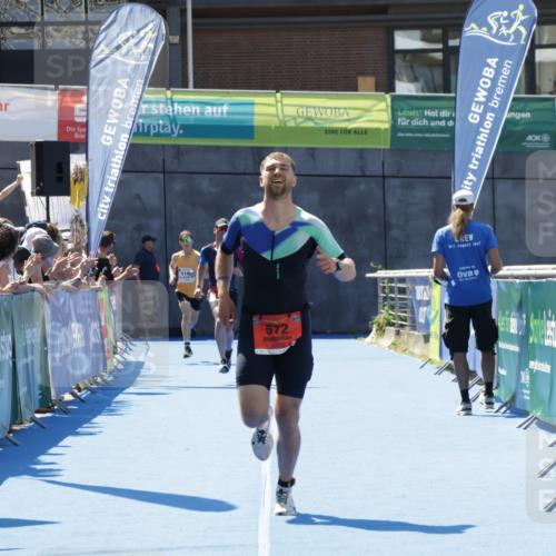 09.08.2026 - GEWOBA Citytriathlon Bremen Yannick Fuchs http://msf.ph/oto/9941134 09.08.2026 13:51:59 Ziel 572, 675 meine-sportfotos.de