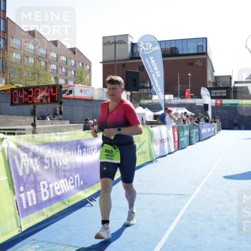09.08.2026 - GEWOBA Citytriathlon Bremen Yannick Fuchs http://msf.ph/oto/9941148 09.08.2026 15:47:08 Ziel 497 meine-sportfotos.de